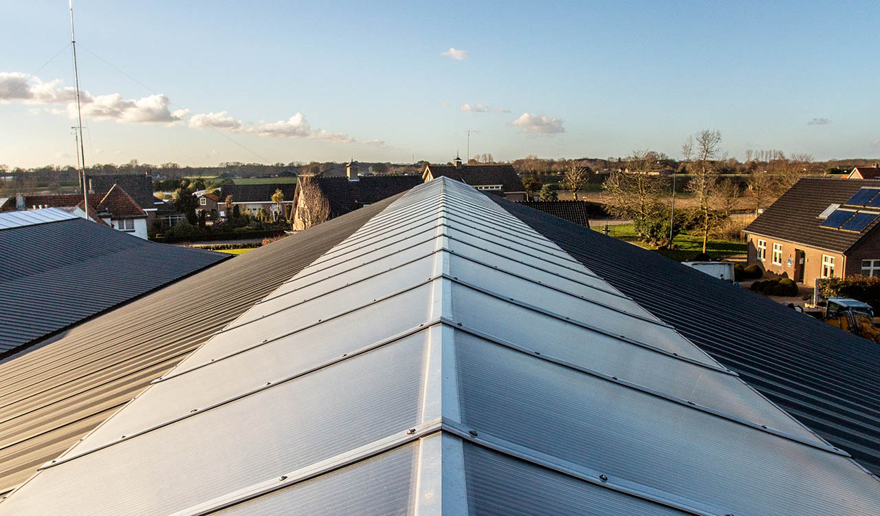 Lichtstraat op een zadeldak