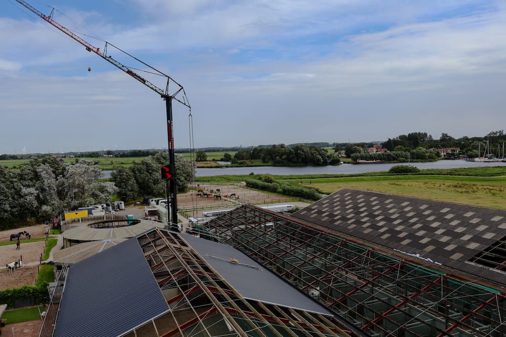 Start van lichtstraat op gesaneerde dak